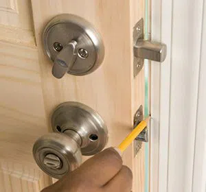 Community Locksmith Store Cincinnati, OH 513-988-4072 - unlock-door